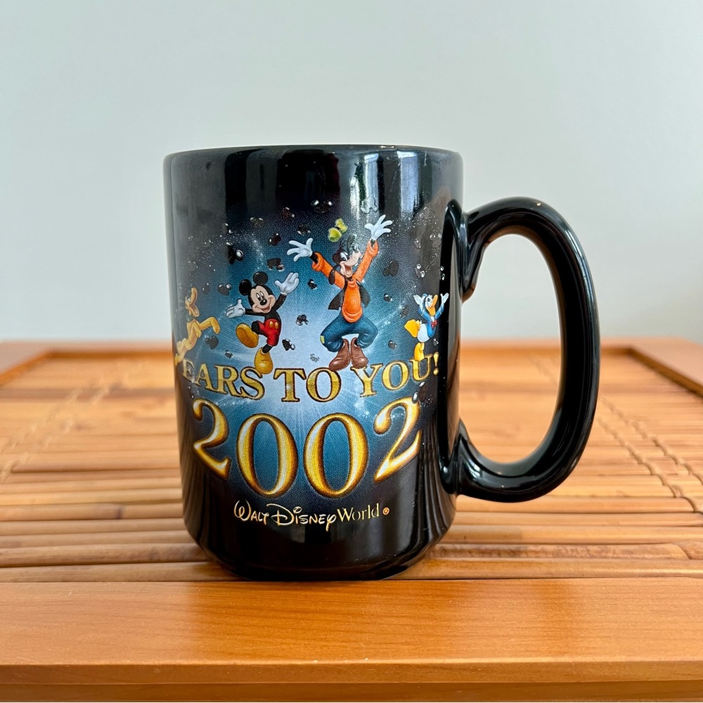 2002 Walt Disney World Mug 16oz Black Cup Mickey Goofy Pluto Donald
